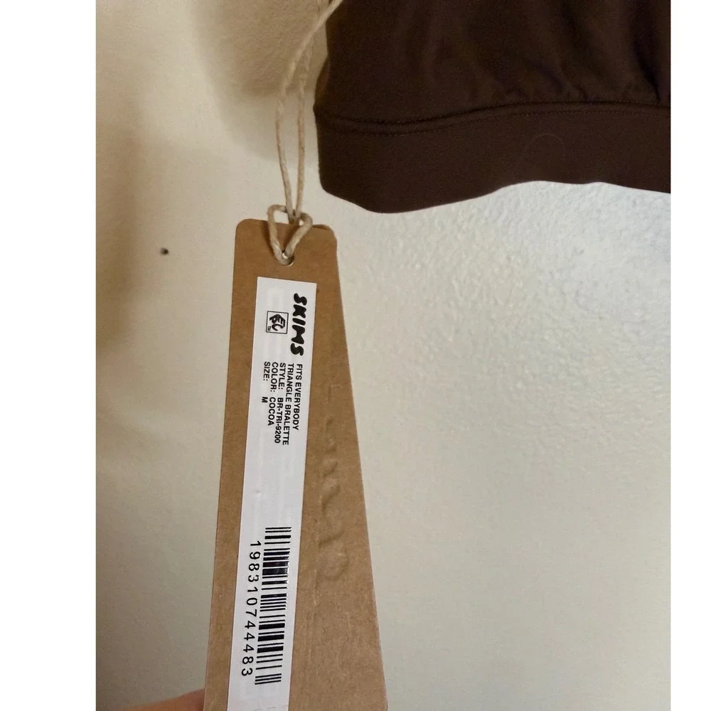Skims Fits Everybody Triangle Bralette Cocoa Size M NWT - Picture 3 of 3
